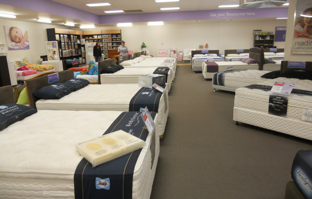 mattress store disrupted by ecommerce startups like Casper & Tuft & Needle 